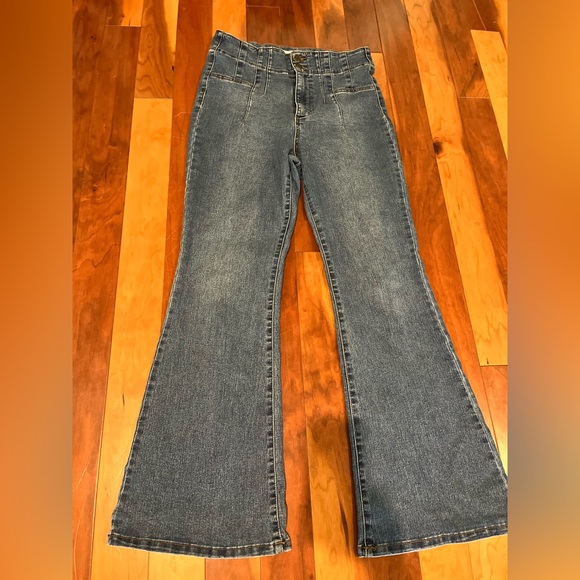VANILLA STAR JEANS Ladies Size 11/30 Stretch Flare Legs Boot Cut Cowgirl Nashvil - Picture 1 of 4